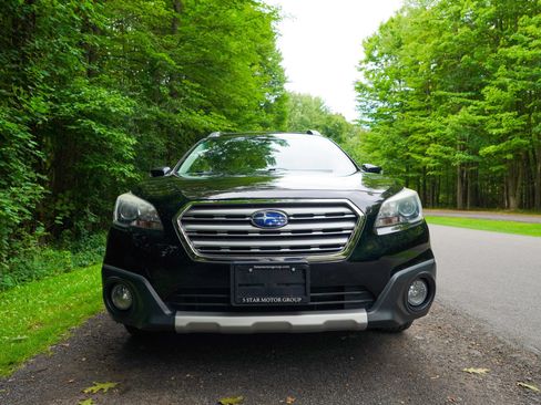 Used 2017 Subaru Outback 2.5i Limited AWD/4WD image 2
