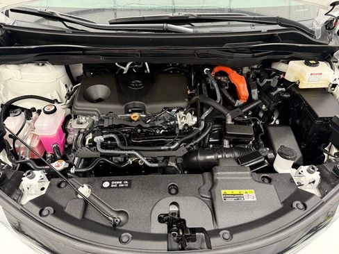 Used 2024 Toyota Sienna XSE image 9