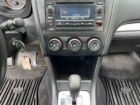 Used 2014 Subaru Crosstrek 2.0i Premium AWD/4WD image 18