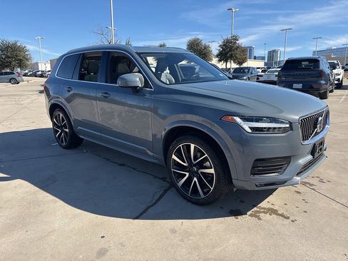 Used 2020 Volvo XC90 T6 Momentum w/ Protection Package Premier image 3