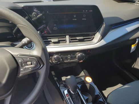 Used 2026 Chevrolet Trax LT image 23