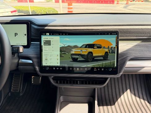 Used 2022 Rivian R1T Adventure AWD/4WD image 28