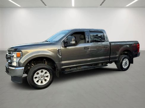 Used 2020 Ford F250 XLT w/ Snow Plow Prep Package image 2