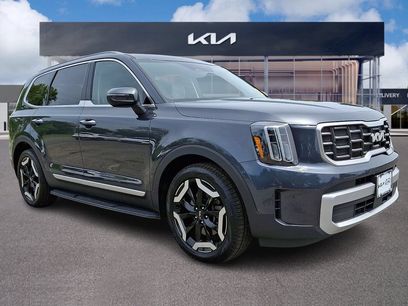 Used 2024 Kia Telluride S w/ S Sunroof Package
