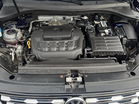 Used 2021 Volkswagen Tiguan SE AWD/4WD image 10