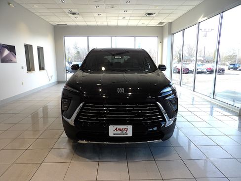 Used 2025 Buick Enclave Preferred image 2