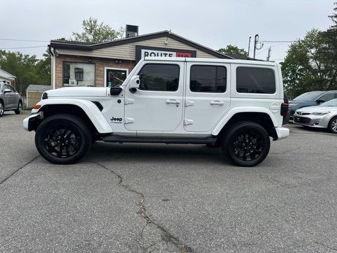 Used 2021 Jeep Wrangler Unlimited Sahara AWD/4WD image 14
