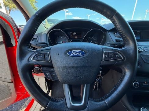 Used 2016 Ford Focus SE w/ SE Sport Package FWD image 18