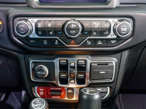 Certified 2022 Jeep Gladiator Mojave w/ LED Lighting Group image 18