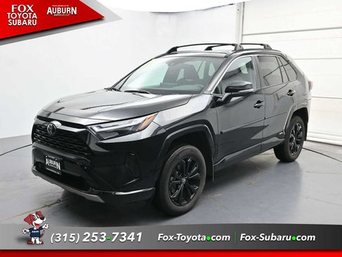 Used 2025 Toyota RAV4 SE w/ Convenience Package AWD/4WD image 2