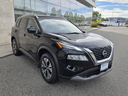 Used 2022 Nissan Rogue SV w/ SV Premium Package image 17
