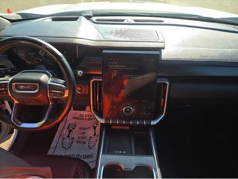 Used 2024 GMC Acadia Elevation w/ Super Cruise Package AWD/4WD image 3