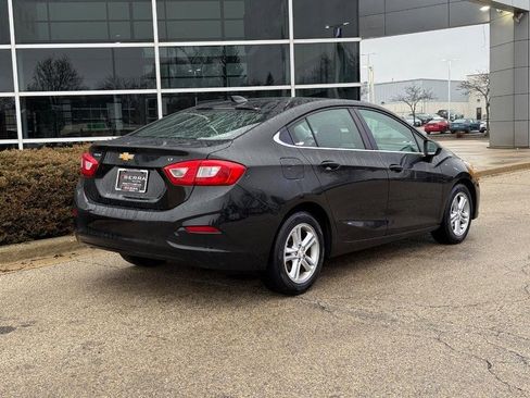 Used 2017 Chevrolet Cruze LT image 3