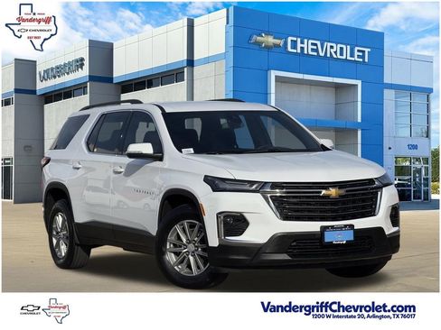 Certified 2023 Chevrolet Traverse LT image 1
