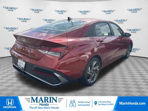 Used 2024 Hyundai Elantra SE FWD image 3