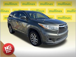Used 2015 Toyota Highlander LE video 1
