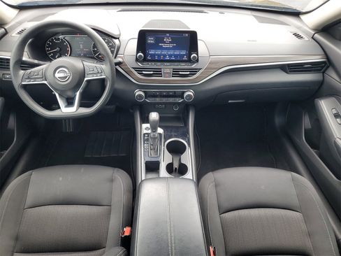 Used 2024 Nissan Altima 2.5 SV image 24