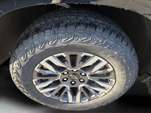 New 2026 Chevrolet Tahoe Z71 w/ Z71 Off-Road Package AWD/4WD image 32