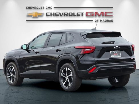 New 2026 Chevrolet Trax RS w/ Driver Confidence Package image 5