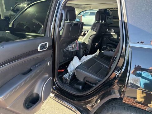 Used 2020 Jeep Grand Cherokee Summit w/ Platinum Series Group image 17