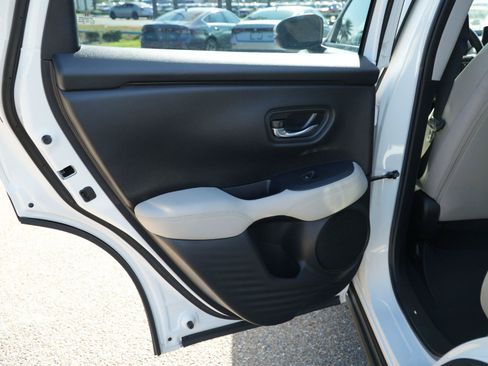 Used 2024 Honda HR-V LX image 17
