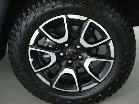 Used 2025 Jeep Compass Trailhawk AWD/4WD image 38