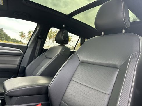 Used 2023 Volkswagen Atlas Cross Sport SEL R-Line image 17