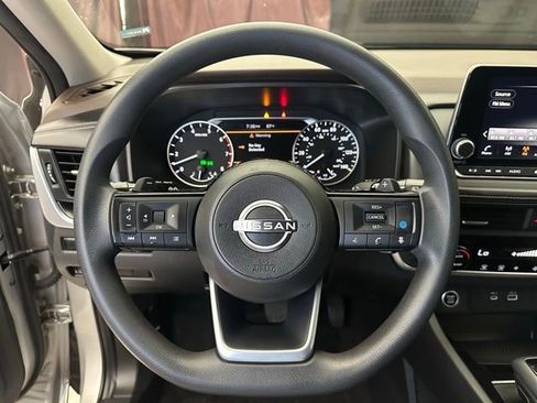 Used 2023 Nissan Rogue SV AWD/4WD image 25