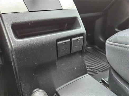 Used 2009 MAZDA MAZDA5 Sport image 21