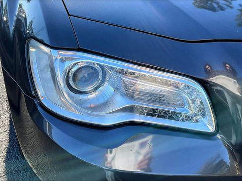 Used 2017 Chrysler 300 C image 26