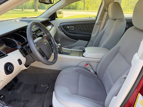 Used 2011 Ford Taurus SEL FWD image 9
