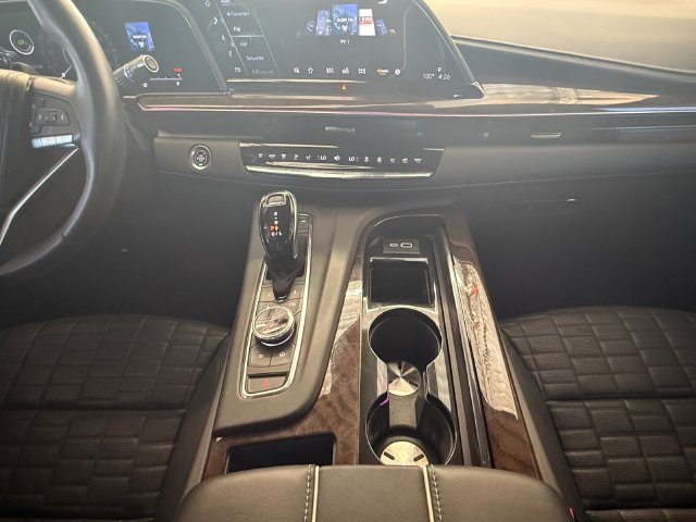Used 2024 Cadillac Escalade Sport Platinum w/ LPO, ONYX Package AWD/4WD image 3