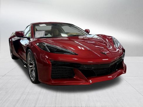 Used 2025 Chevrolet Corvette Z06 RWD image 2