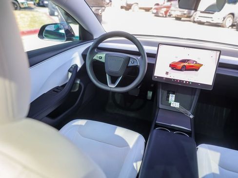 Used 2025 Tesla Model 3 RWD image 23
