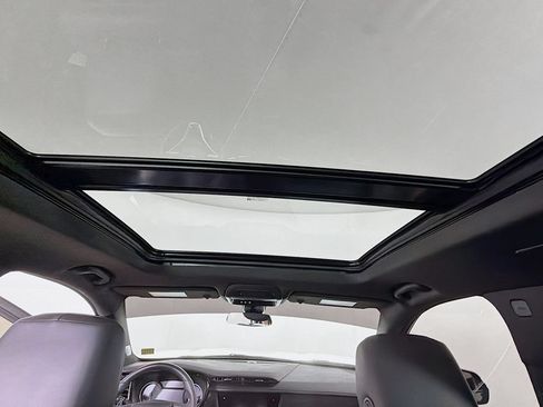 Used 2025 Cadillac XT6 Sport w/ LPO, Floor Liner Package AWD/4WD image 15