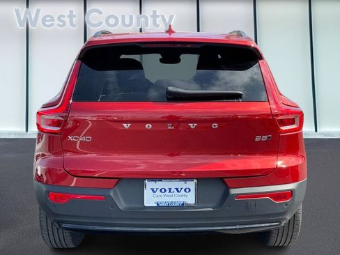 Certified 2025 Volvo XC40 B5 Plus image 6