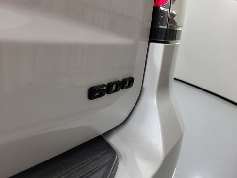 Certified 2024 Cadillac Escalade ESV Sport Platinum w/ LPO, ONYX Package image 5