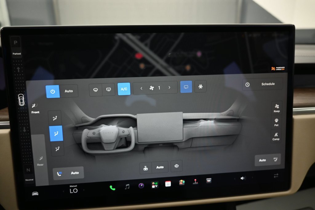 Used 2022 Tesla Model S AWD/4WD image 12