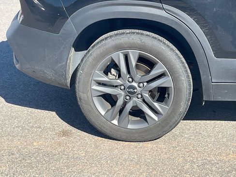 Used 2022 Kia Seltos LX image 11