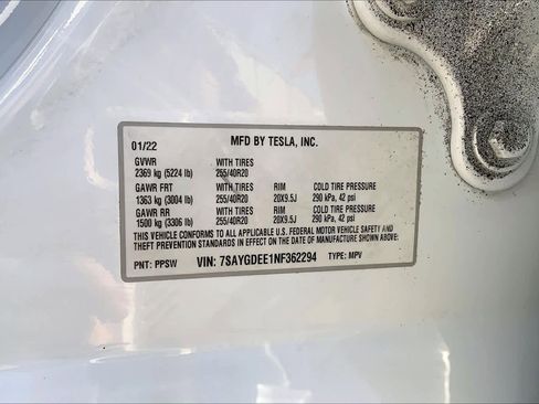 Used 2022 Tesla Model Y Long Range image 34
