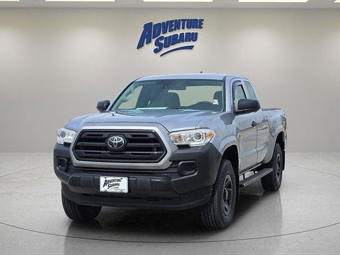 Used 2018 Toyota Tacoma SR image 2