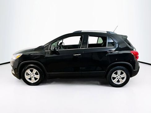 Used 2019 Chevrolet Trax LT w/ LT Convenience Package FWD image 4