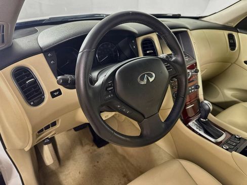 Used 2017 INFINITI QX50 2WD w/ Premium Plus Package image 9
