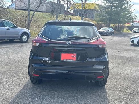 Certified 2024 Nissan Kicks S image 6