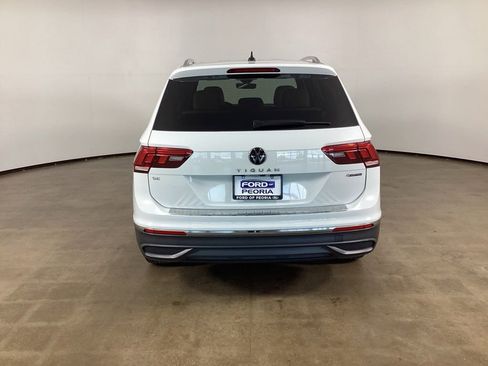 Used 2024 Volkswagen Tiguan SE w/ Panoramic Sunroof Package AWD/4WD image 9