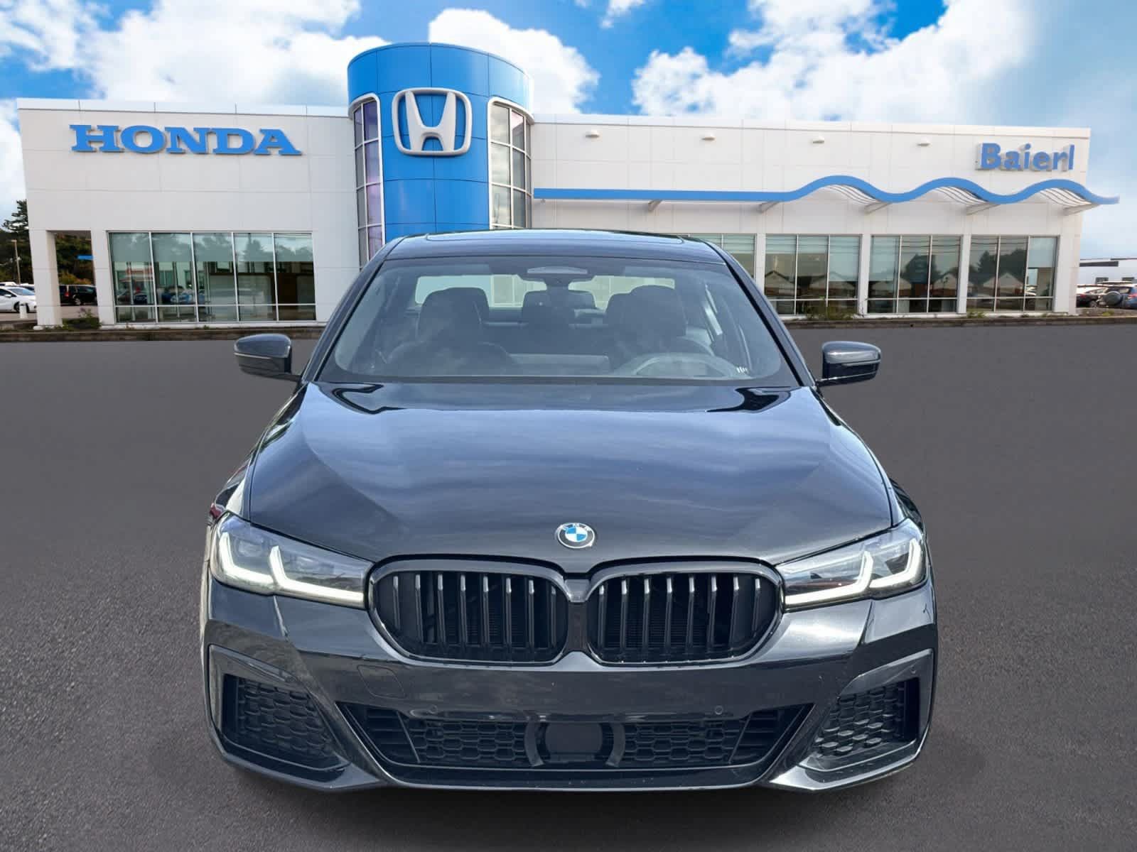 Used 2022 BMW 530i xDrive w/ M Sport Package AWD/4WD image 8