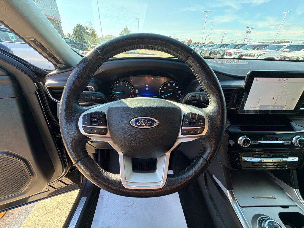 Used 2023 Ford Explorer Limited w/ Equipment Group 301A AWD/4WD image 13