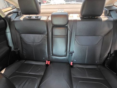 Used 2015 Ford Focus SE w/ Equipment Group 201A FWD image 18