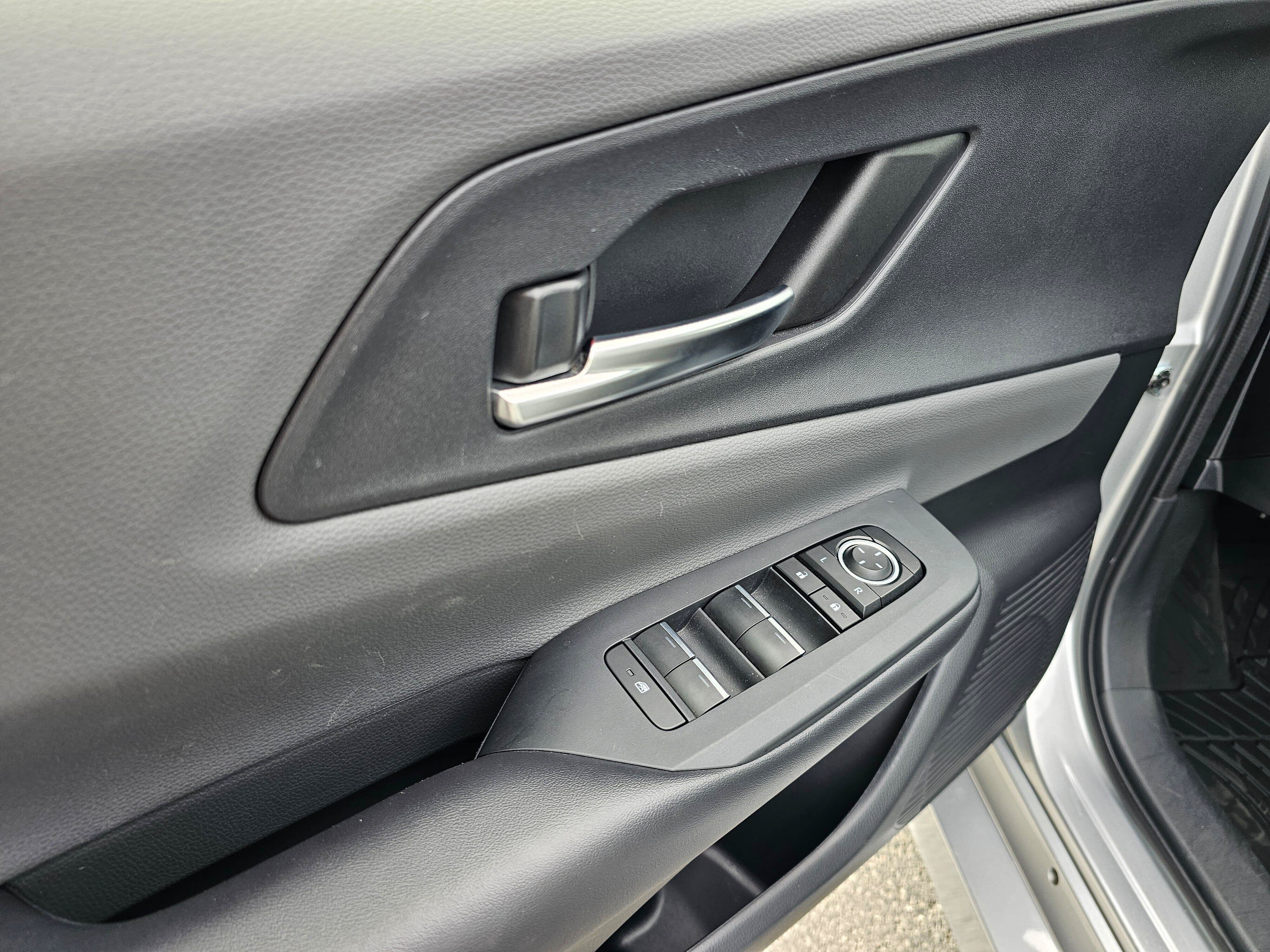 Certified 2024 Toyota Prius XLE FWD image 19