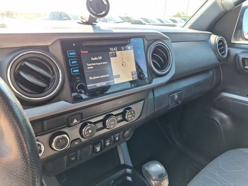 Used 2019 Toyota Tacoma TRD Off-Road AWD/4WD image 24